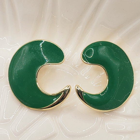 Thick Green Enamel C Stud Earrings - Picture 4 of 6